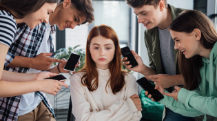 10 coisas que a internet mudou na relação entre mães e filhos adolescentes