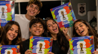 A troca de figurinhas talvez seja uma das redes sociais mais saudáveis da adolescência