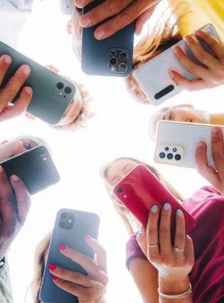 Reino Unido anuncia proibição de redes sociais para menores de 16 anos