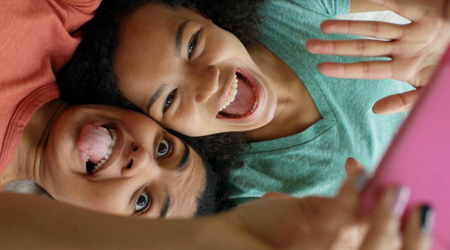 Dia do Adolescente: uma data que é de duas pessoas ao mesmo tempo
