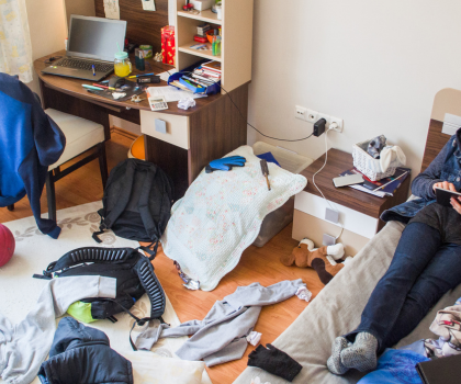 As gerações passam, os tempos mudam… mas esses hábitos de quarto de adolescente permanecem os mesmos