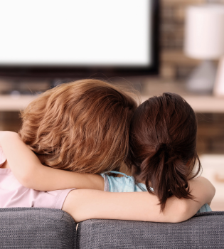 MARATONA MÃE E FILHA – 6 filmes e séries pra assistir com a sua filha e ficar pertinho de novo, sem tela separada