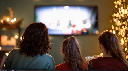 5 séries para maratonar com o adolescente num domingo de chuva